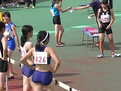 2-176819624bae33b1bce Sexy Wanderlust Woman Thrives on Endless Wild Encounters Across Globe