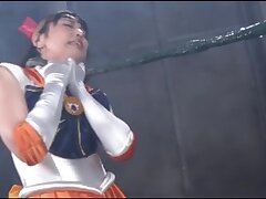 GHMT40_01 Sultry Japanese Beauty Reveals Her Stunning Curves Seductively